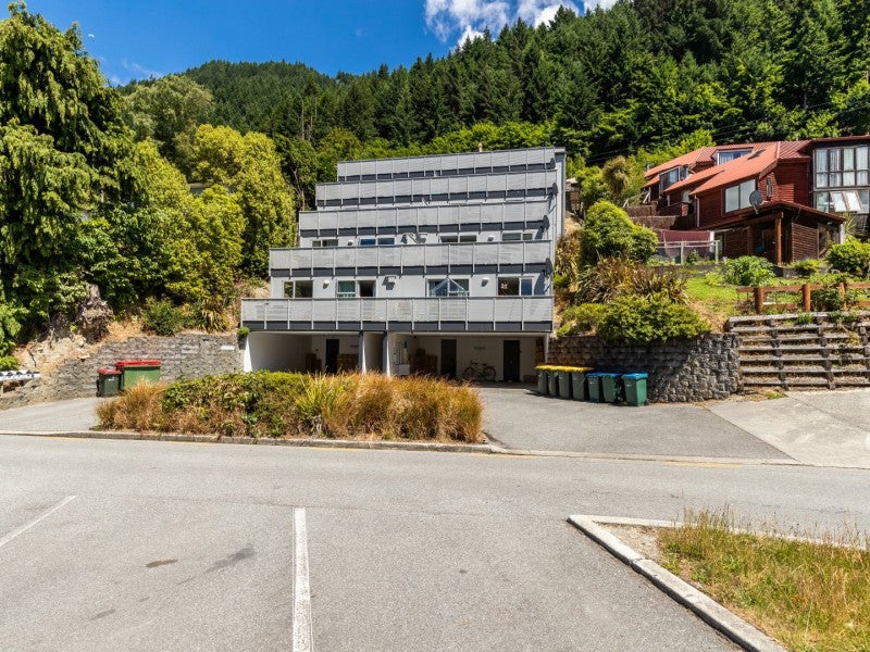 54 Fryer Street, Queenstown, Queenstown - Carousel 17