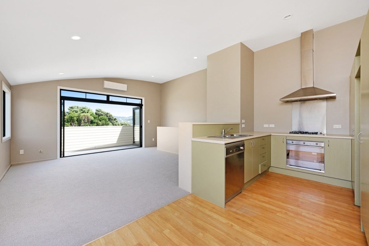 19A Tio Tio Road, Miramar, Wellington - Carousel 1