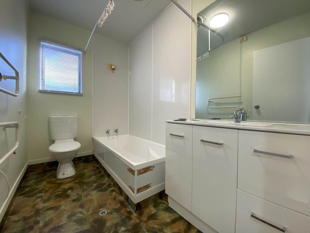 1/140 Shifnal Drive, Randwick Park, Auckland - Carousel 8