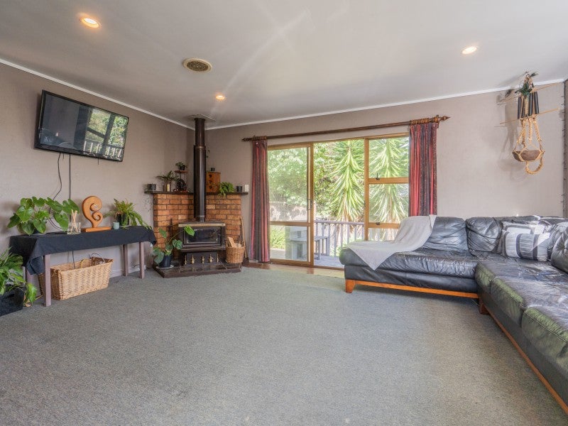 2/13 Wirihana Road, Titirangi, Auckland - Carousel 2