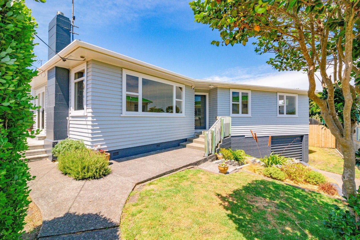 22 Broadhead Avenue, Tawhero, Whanganui - Carousel 1