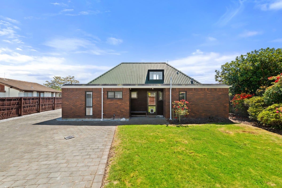 10 Woodstock Place, Russley, Christchurch - Carousel 2