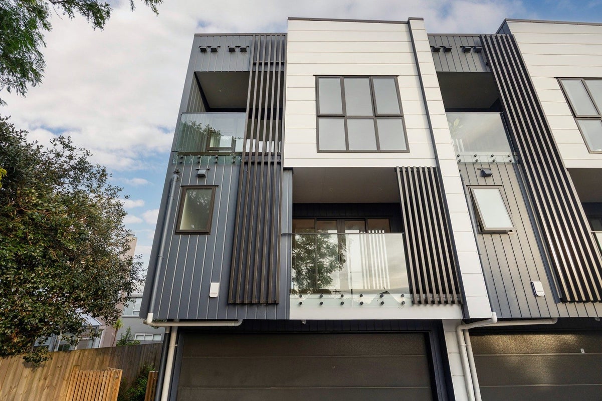 10/12 King Edward Avenue, Epsom, Auckland - Carousel 4