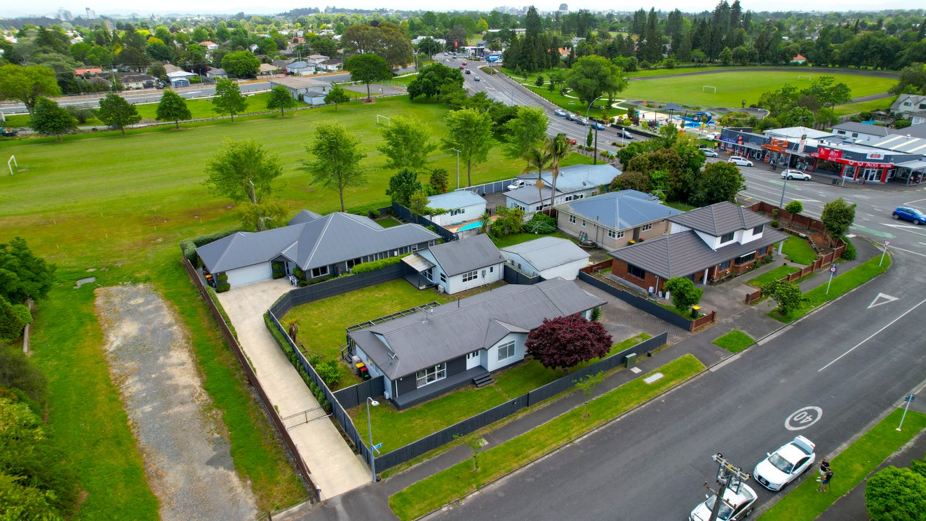 4 Flynn Road, Hillcrest, Hamilton - Carousel 24