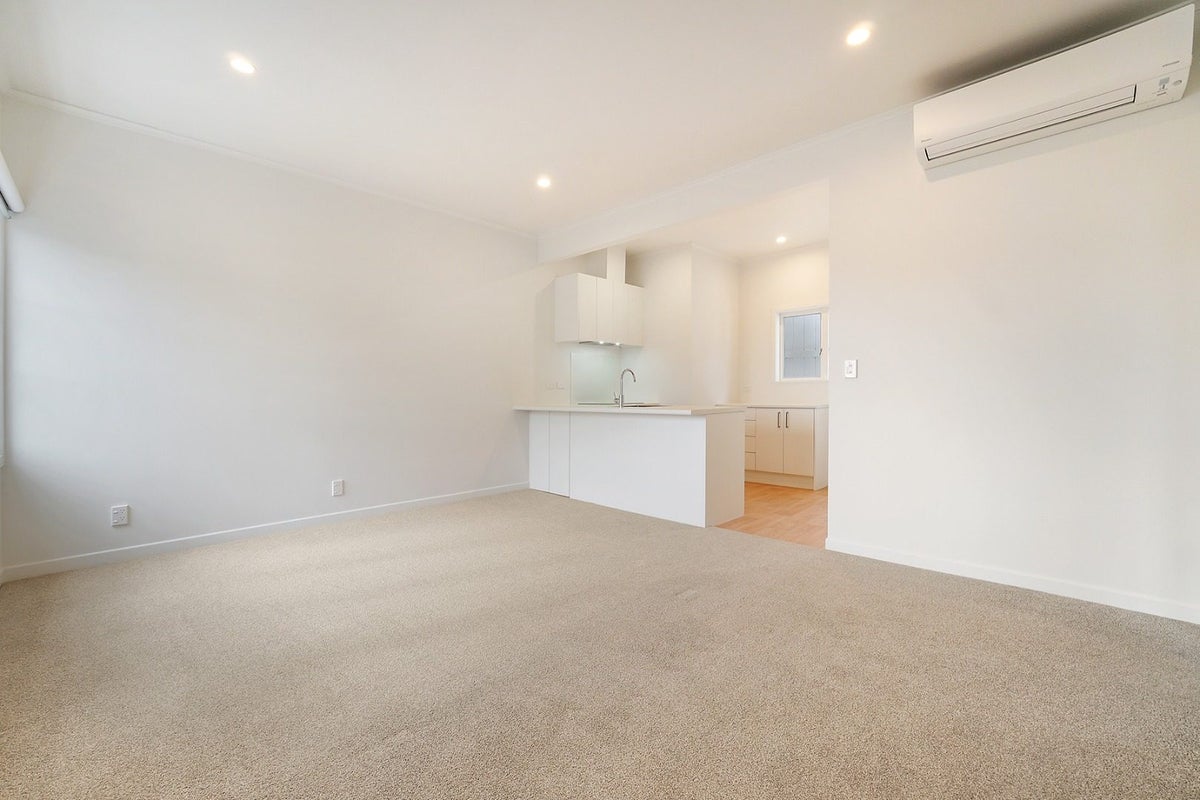 4 Wellgarth Street, Sandringham, Auckland - Carousel 2
