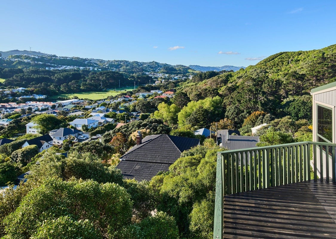 20 Bay Lair Grove, Island Bay, Wellington - Carousel 1