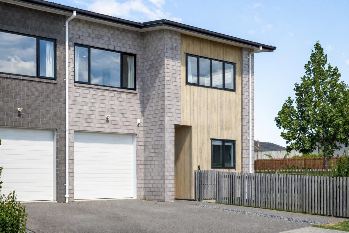 1/22 Iwi Road, Baverstock, Hamilton - Carousel 1