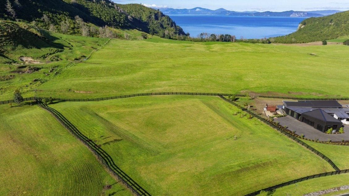 6 Taumata Rise, Acacia Bay, Taupo - Carousel 1