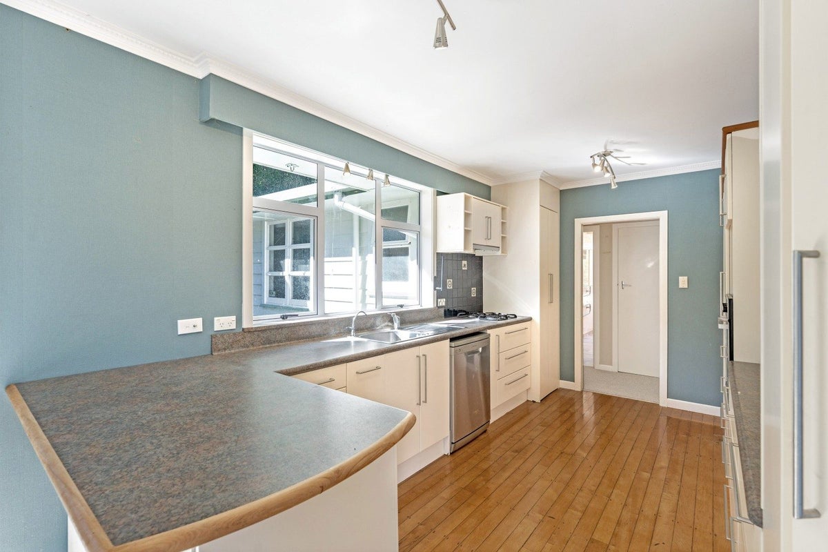 7 Stanford Crescent, Whataupoko, Gisborne - Carousel 2