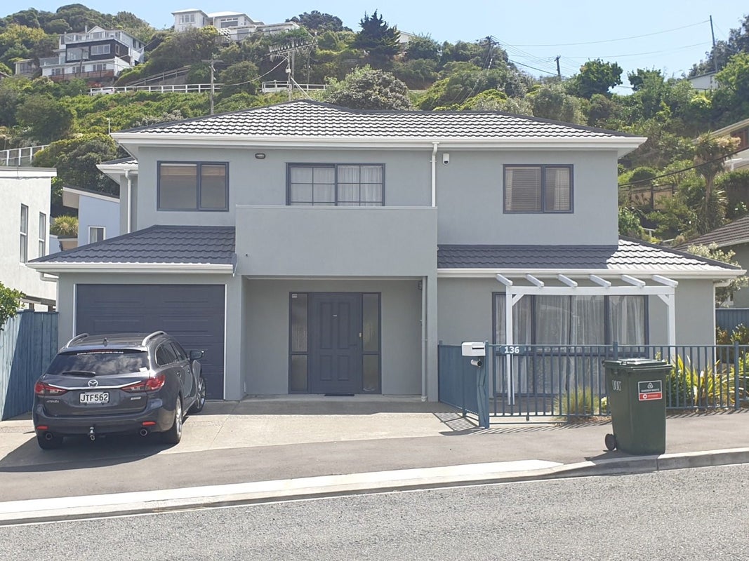 136 Queens Drive, Lyall Bay, Wellington - Carousel 2