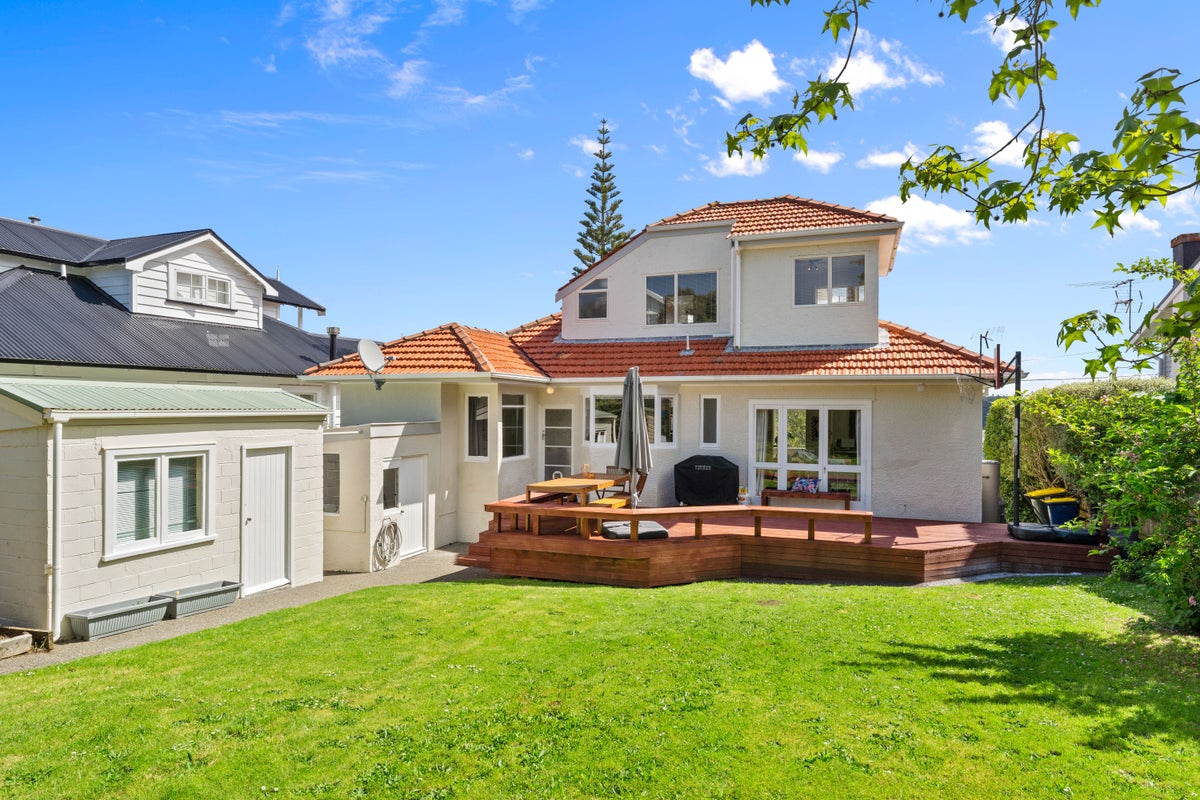 43 Palmerston Road, Birkenhead, Auckland - Carousel 2