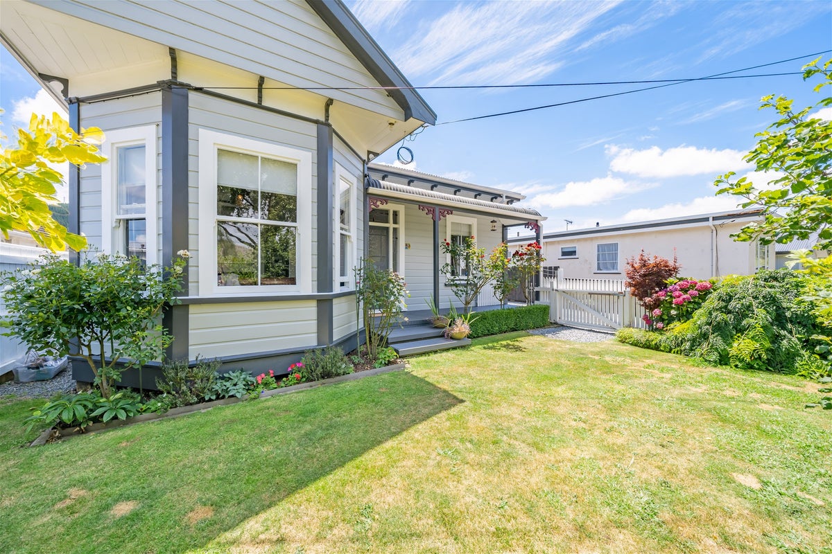 17 Victoria Street, Ebdentown, Upper Hutt - Carousel 1