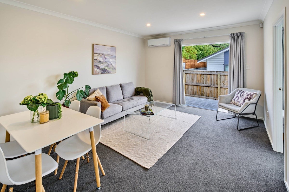 18 Toomath Street, Naenae, Lower Hutt - Carousel 2