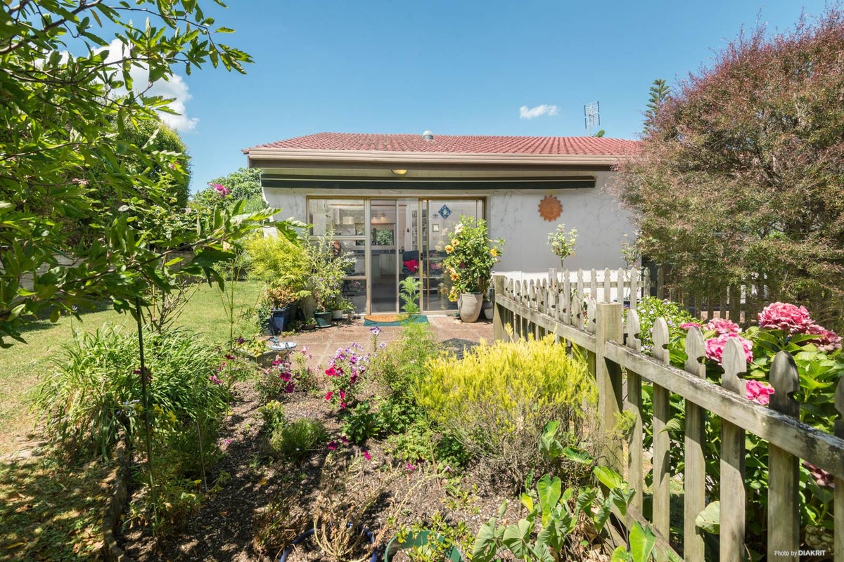 2/47 Stredwick Drive, Torbay, Auckland - Carousel 1