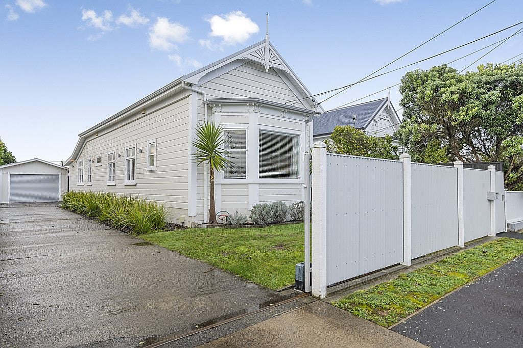 18 High Street, Petone, Lower Hutt - Carousel 1