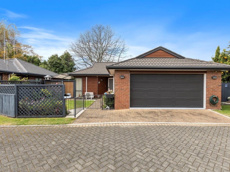 8 Moffat Way, Bethlehem, Tauranga - Carousel 1