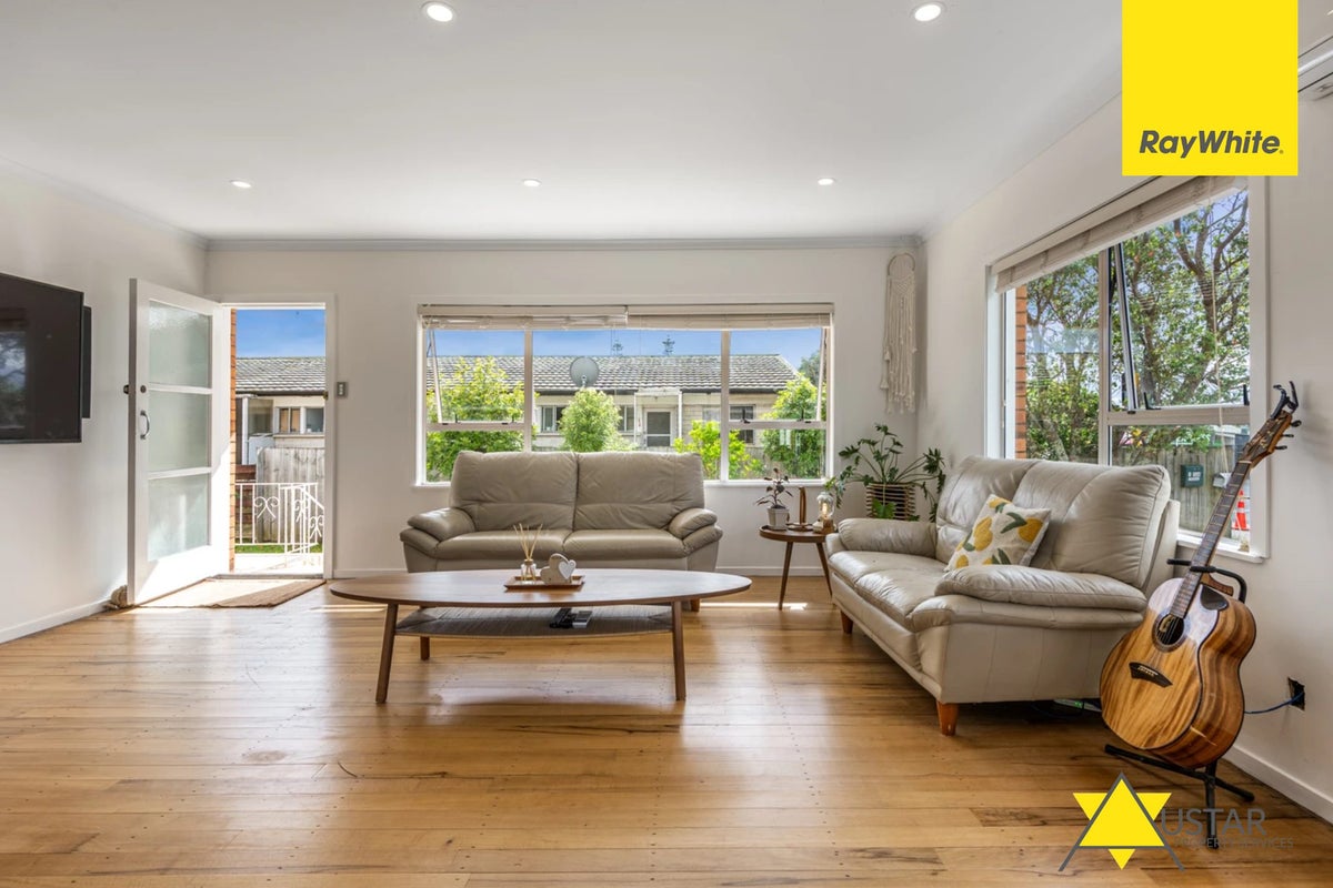 1/128 Te Atatu Road, Te Atatu South, Auckland - Carousel 2