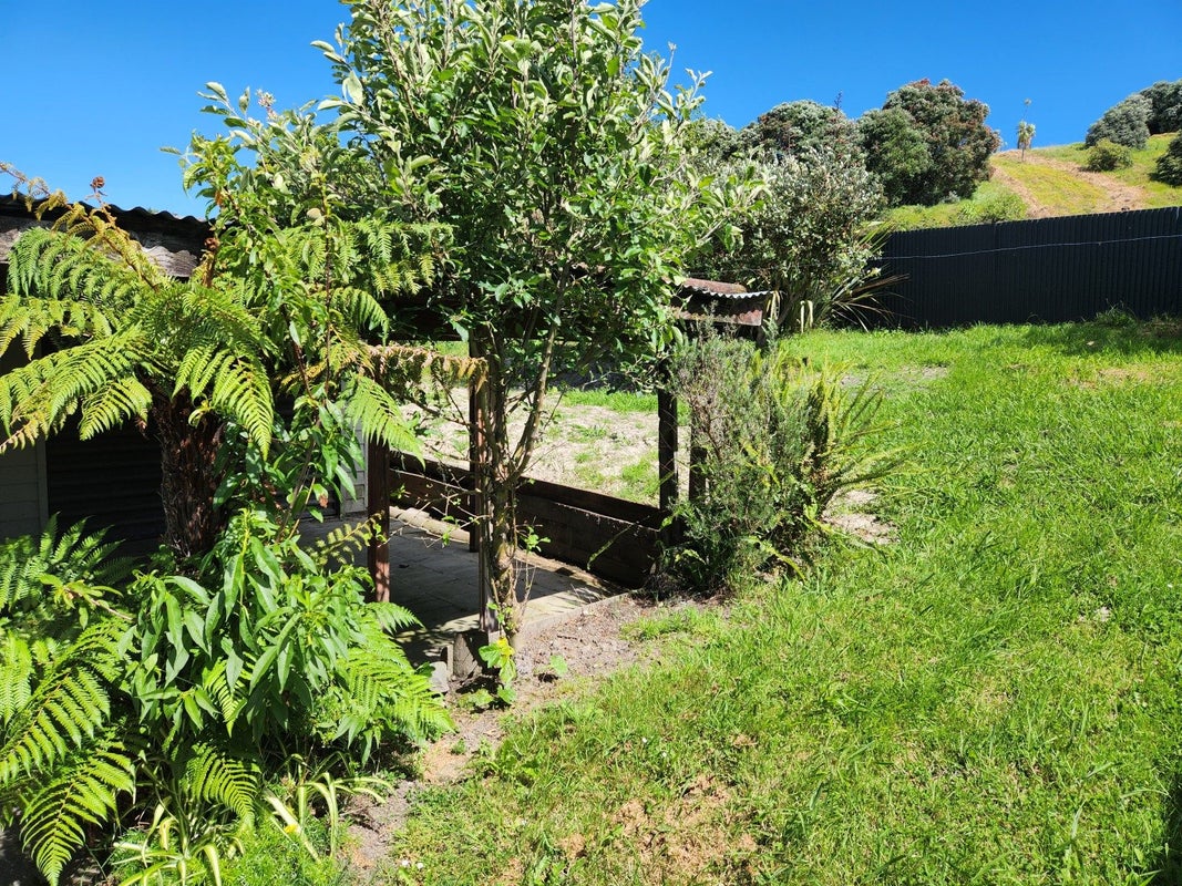 43 Cambridge Terrace, Kaiti, Gisborne - Carousel 14