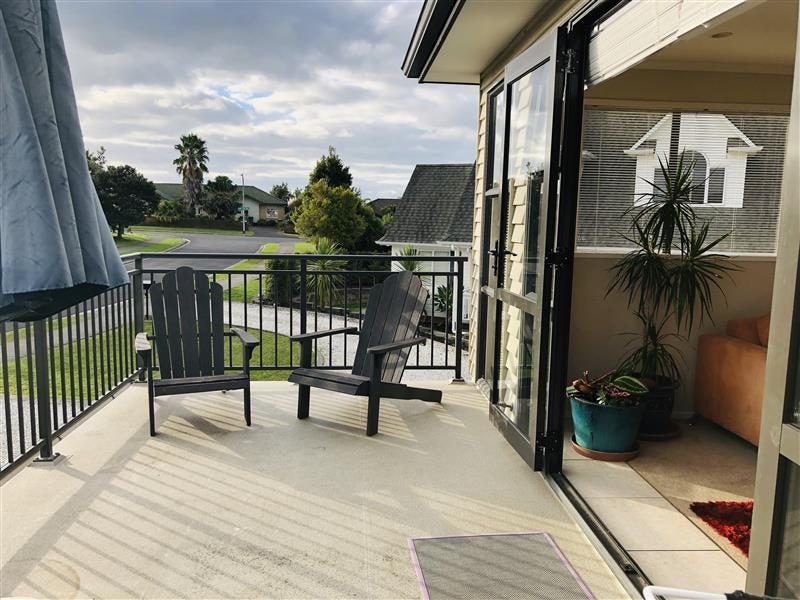 5 Lagoon View, Gulf Harbour, Whangaparaoa - Carousel 2