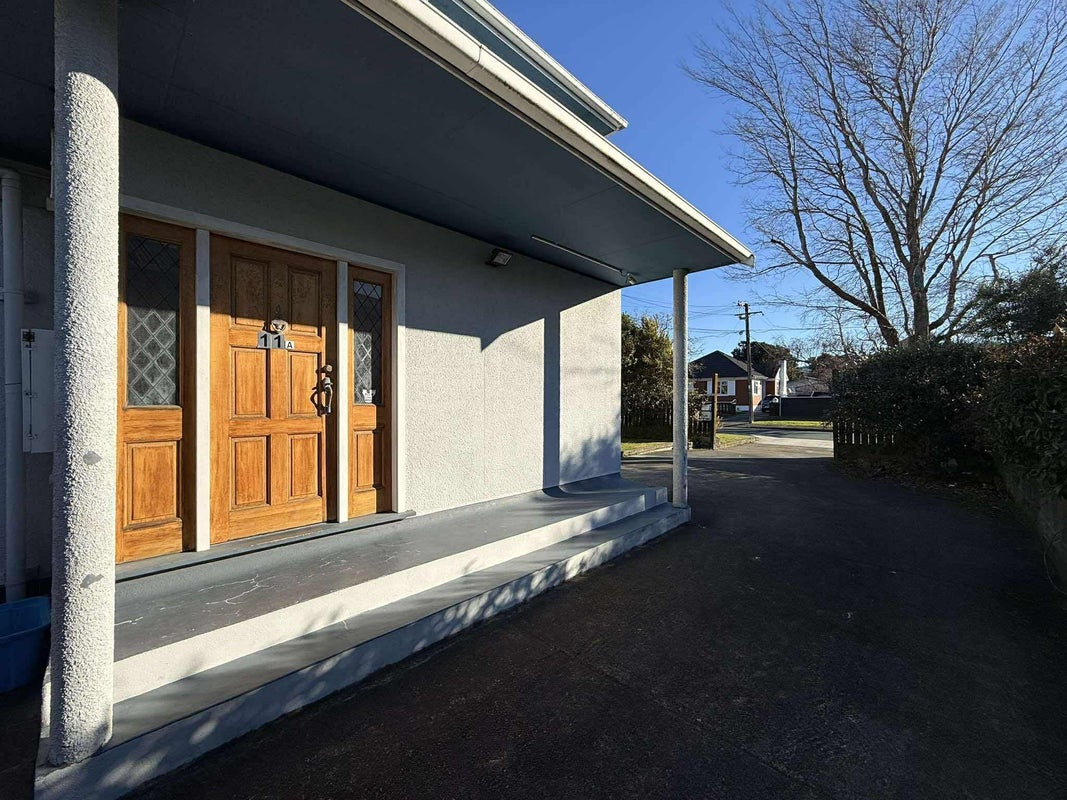 11 Charleston Avenue, Boulcott, Lower Hutt - Carousel 32