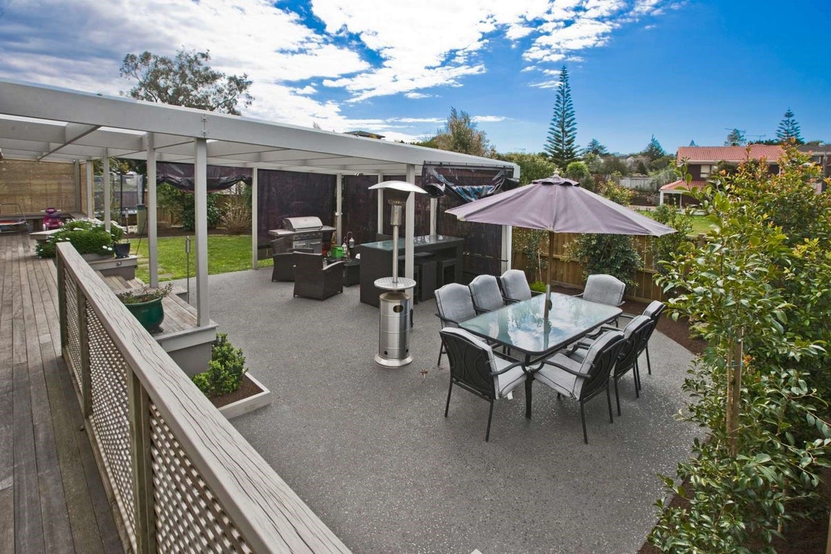 5 Kurnell Drive, Botany Downs, Auckland - Carousel 9
