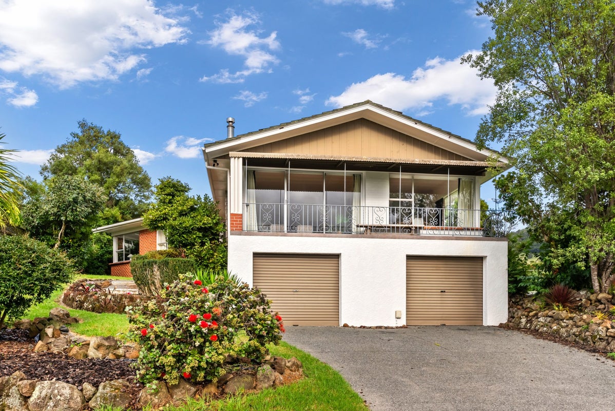 16 Wentworth Place, Kamo, Whangarei - Carousel 1
