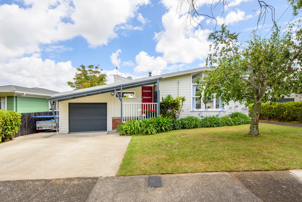 21 Kay Drive, Blockhouse Bay, Auckland - Carousel 1
