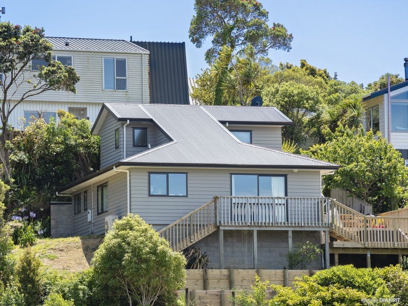 10A Buxton Avenue, Karori, Wellington - Carousel 1