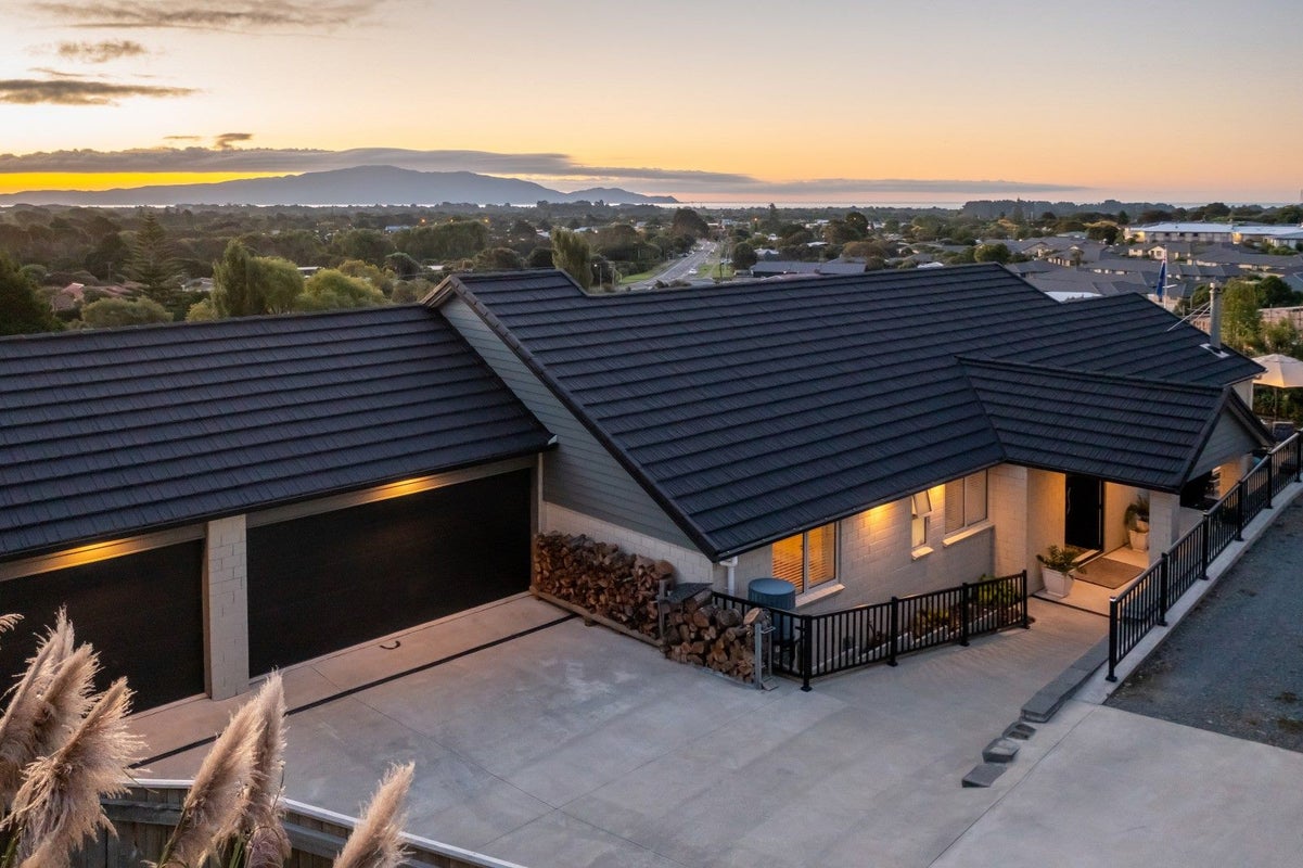 72 Kakariki Grove, Waikanae - Carousel 2