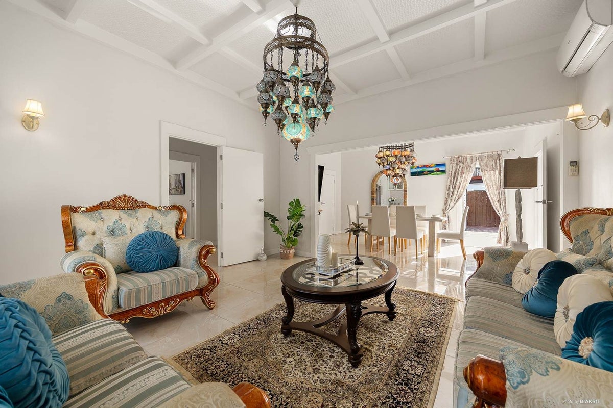 1 Waiohua Road, Greenlane, Auckland - Carousel 2