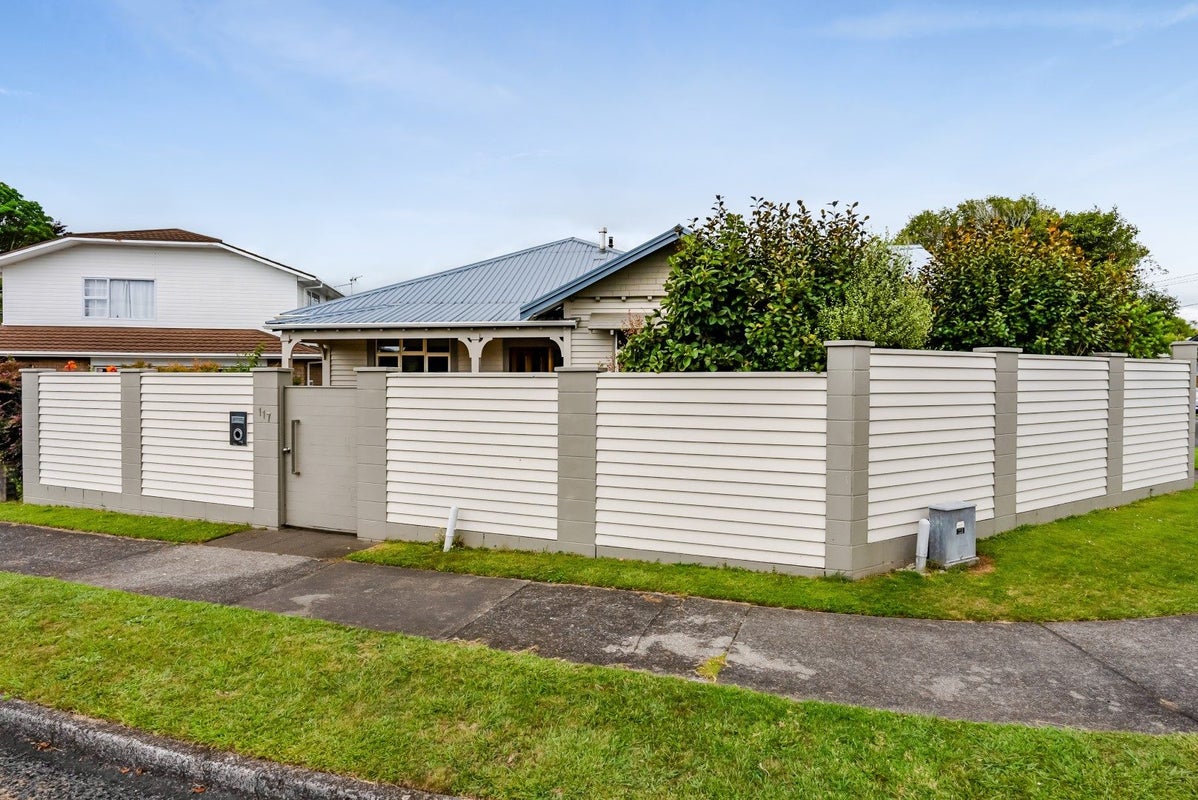 117 Carrington Street, Lower Vogeltown, New Plymouth - Carousel 26