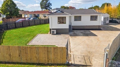 5 McGreal Place, Weymouth, Auckland - Carousel 1