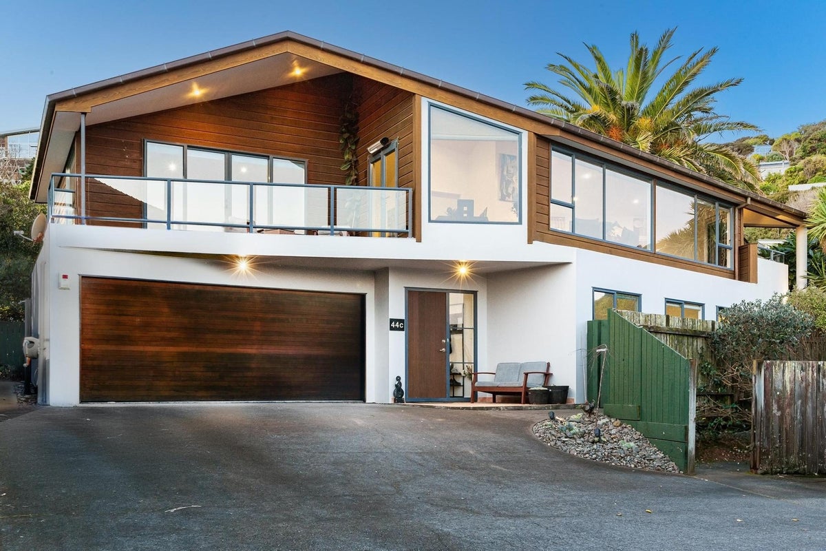 44C Moana Road, Plimmerton, Porirua, Wellington - Carousel 1