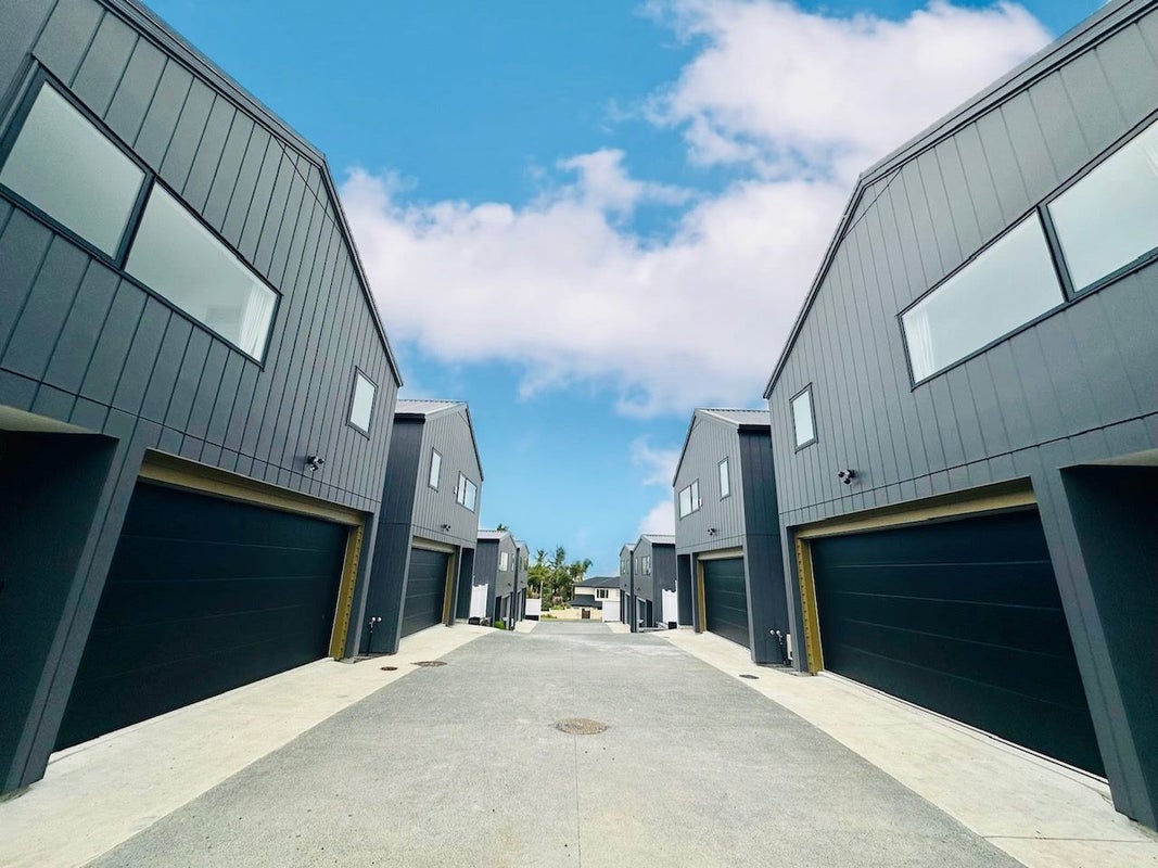 8D Ringwood Street, Torbay, Auckland - Carousel 2