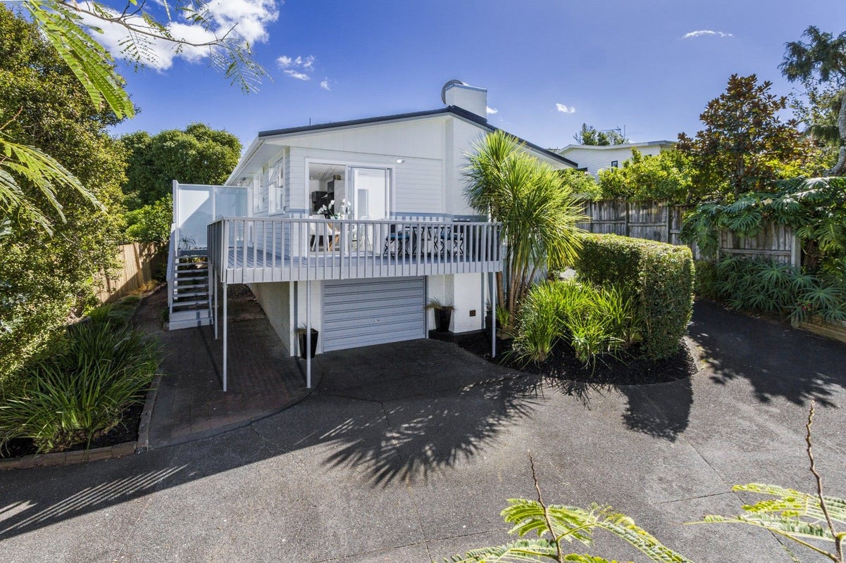 1/5 Jutland Street, Mairangi Bay, Auckland - Carousel 1