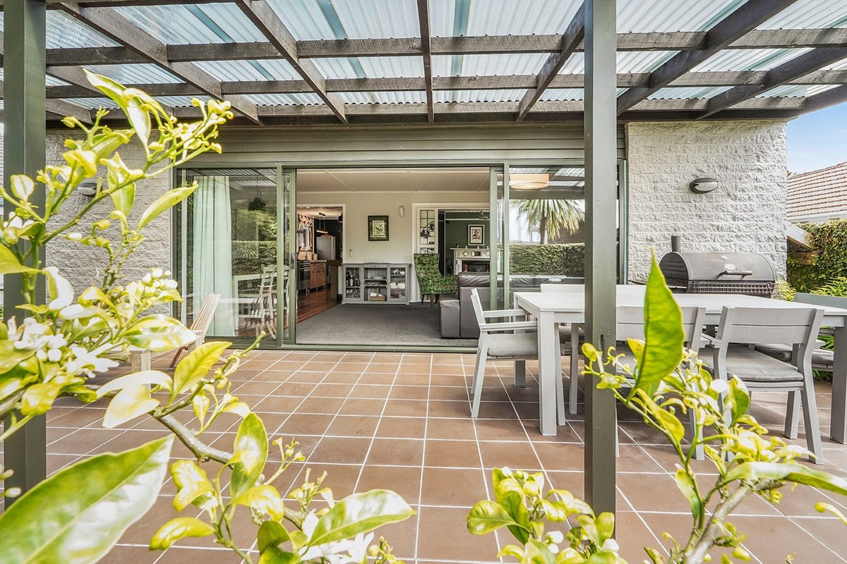 24 Casey Avenue, Fairfield, Hamilton - Carousel 1