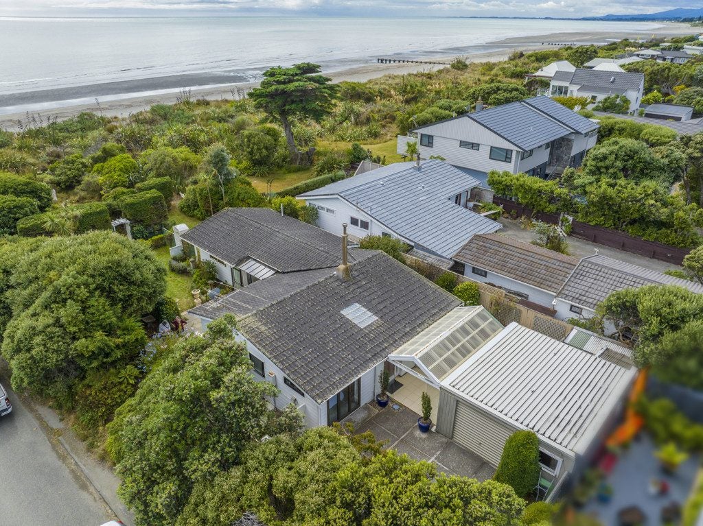 199 Manly Street, Paraparaumu Beach, Paraparaumu - Carousel 1