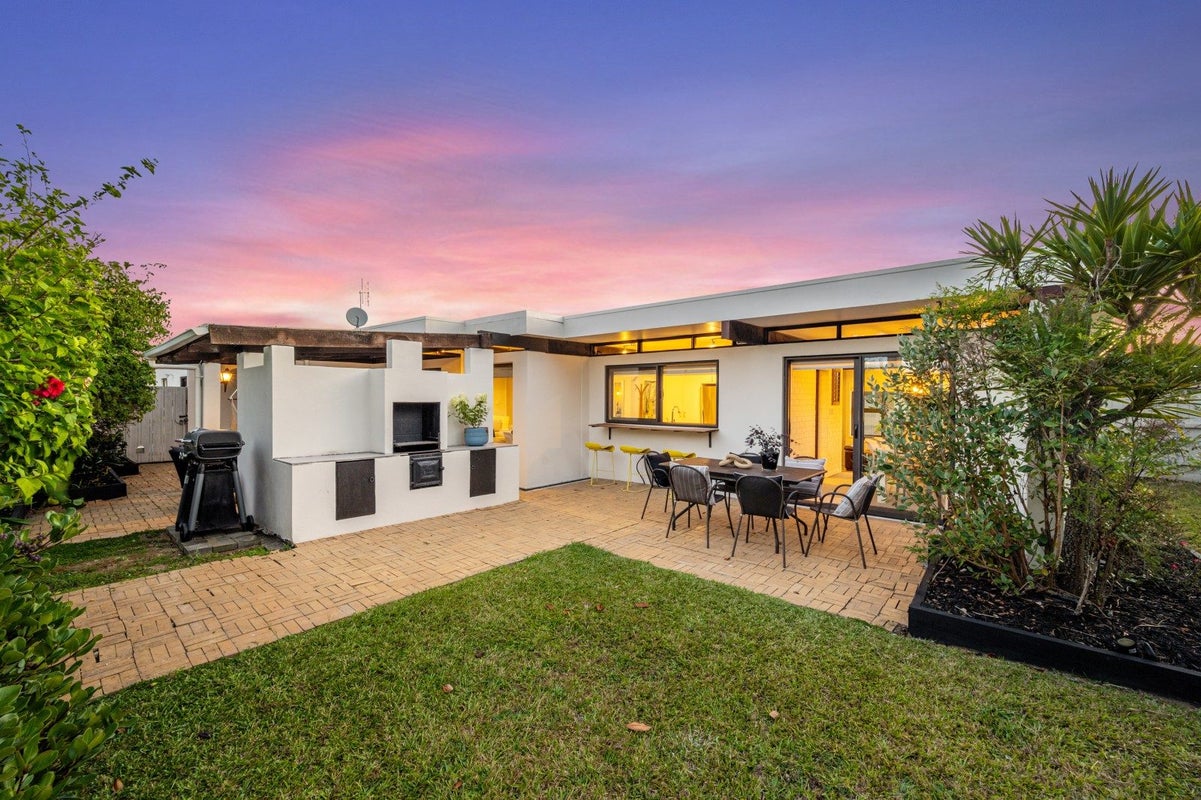 7 Tabago Place, Half Moon Bay, Auckland - Carousel 2