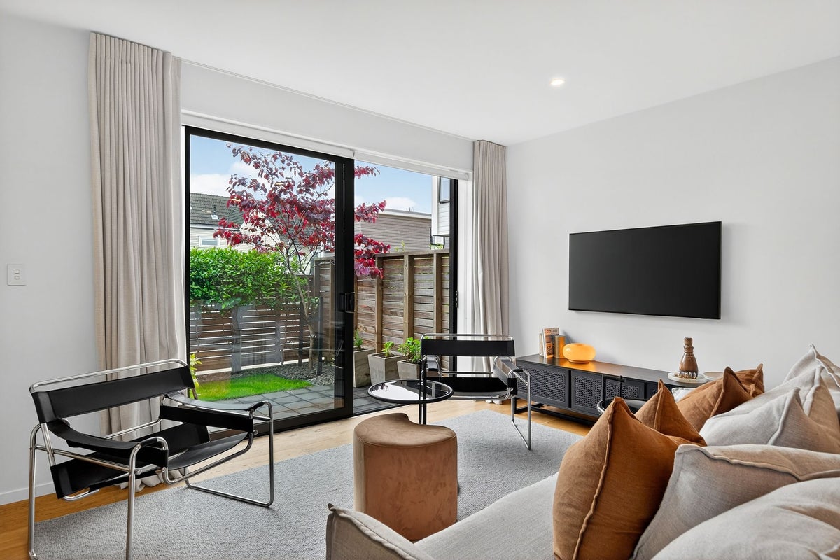 7/4 Glen Atkinson Street, St Heliers, Auckland - Carousel 2