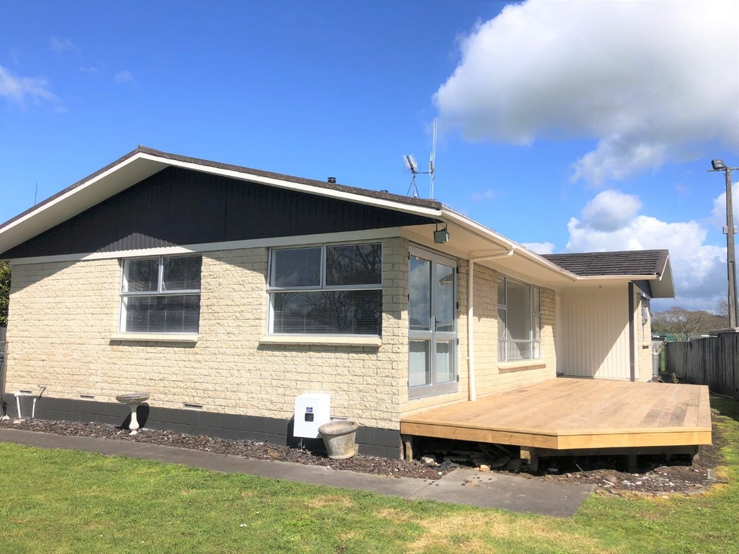 45 Rhonda Avenue, Deanwell, Hamilton - Carousel 1