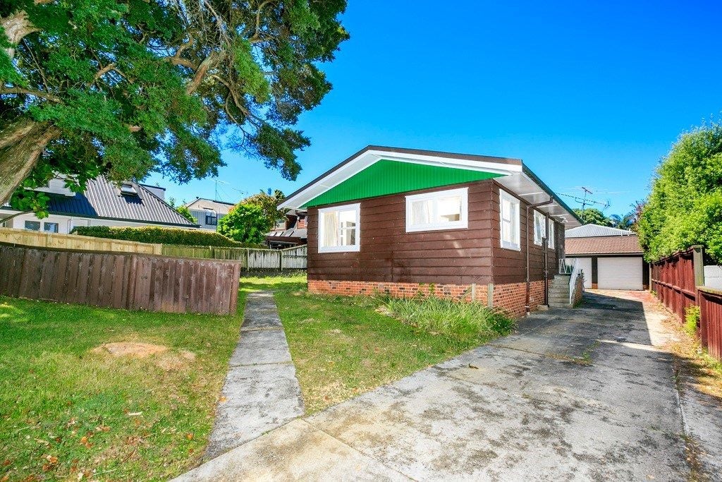 13 Stanaway Street, Hillcrest, Auckland - Carousel 1