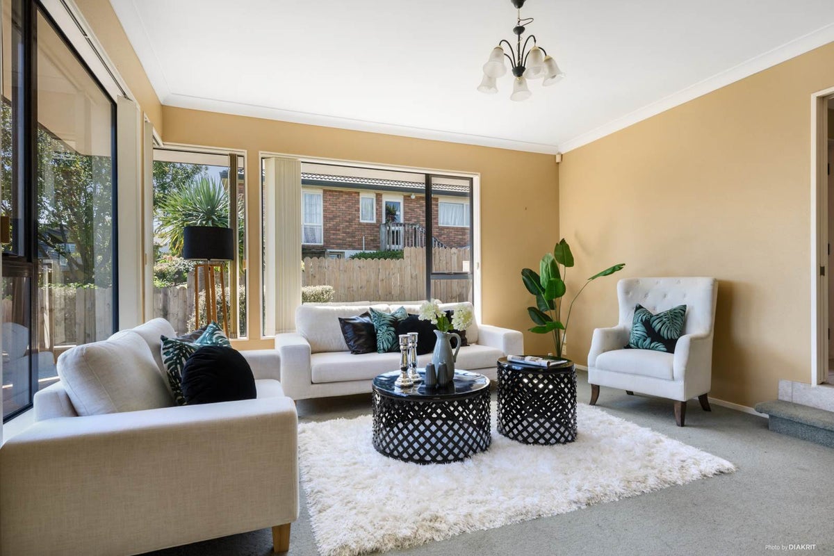 17 Pat O'Connor Place, Manurewa, Auckland - Carousel 2
