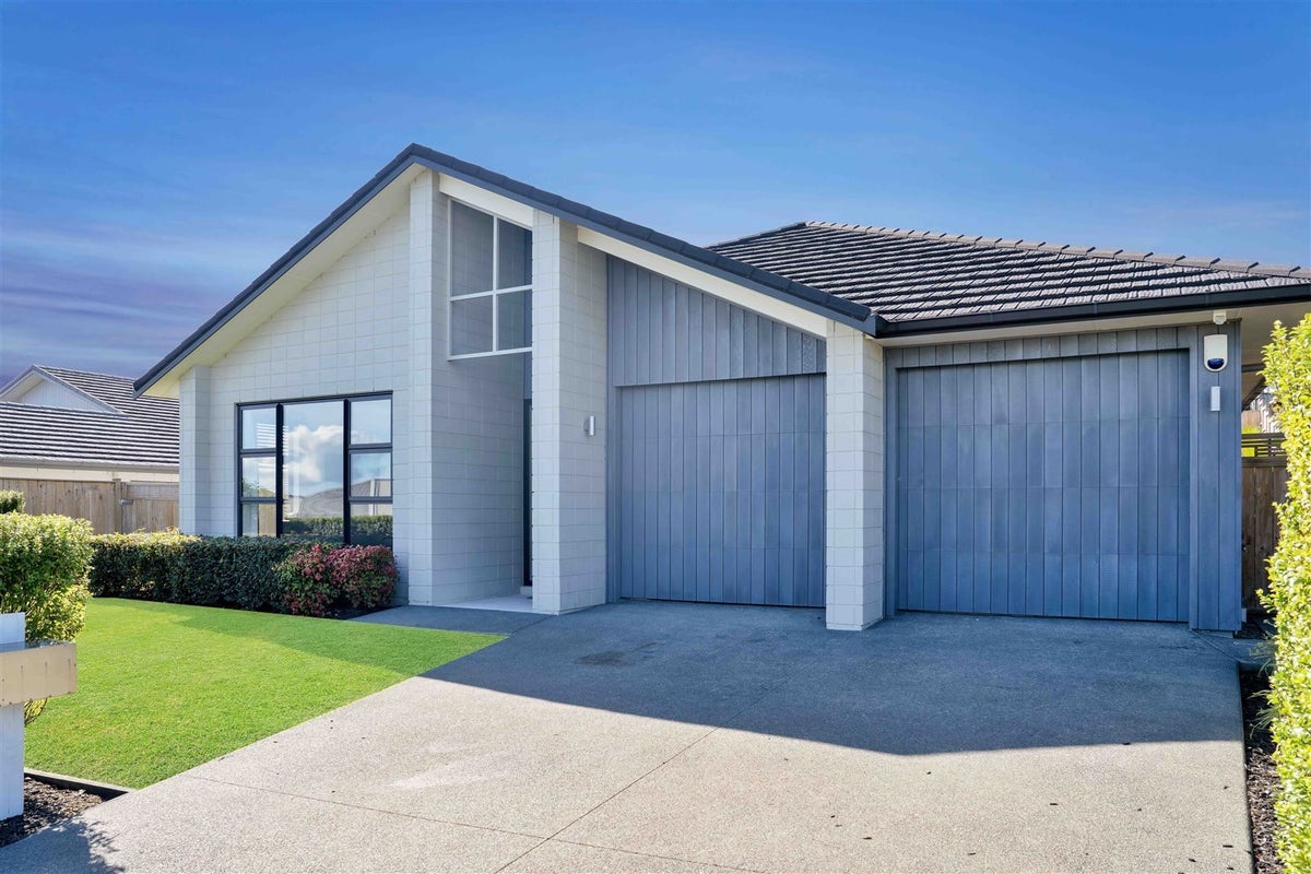 28 Kaiawa Street, Beachlands, Auckland - Carousel 1