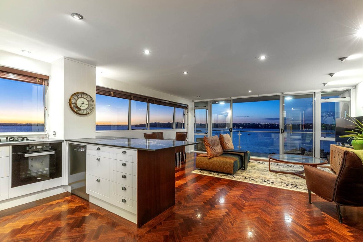 10/57 Sarsfield Street, Herne Bay, Auckland - Carousel 1