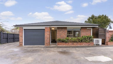 1/16 Ullswater Place, Half Moon Bay, Auckland - Carousel 1