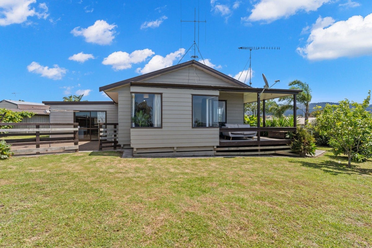 2 Gray Avenue, Te Puke, Te Puke - Carousel 2