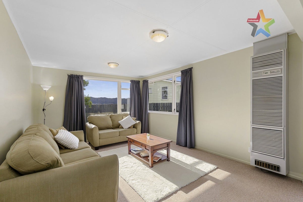 5 Tyrone Grove, Wainuiomata, Lower Hutt - Carousel 2