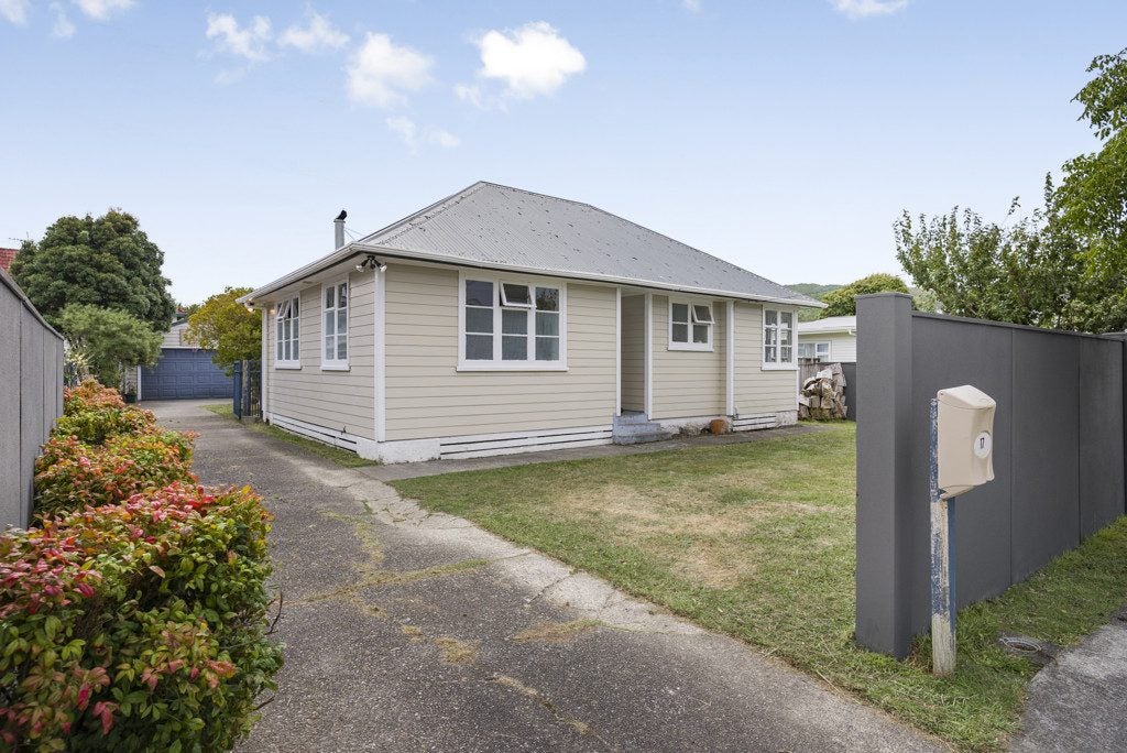 17 Cottle Street, Avalon, Lower Hutt - Carousel 1