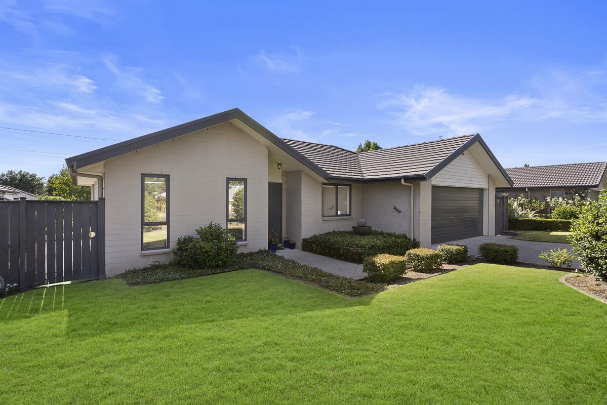 10 Silkwood Crescent, Karaka, Papakura - Carousel 2