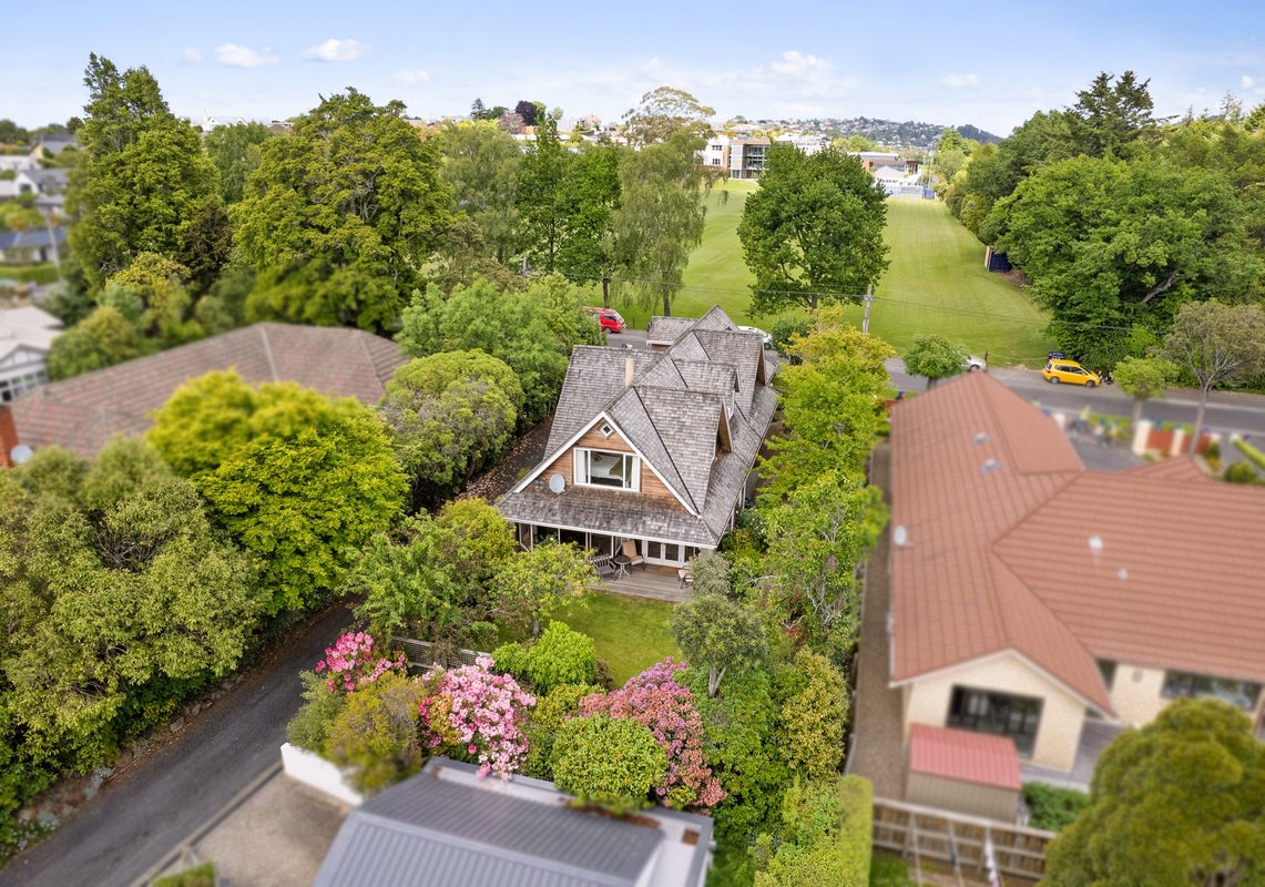 112 Cannington Road, Maori Hill, Dunedin - Carousel 2